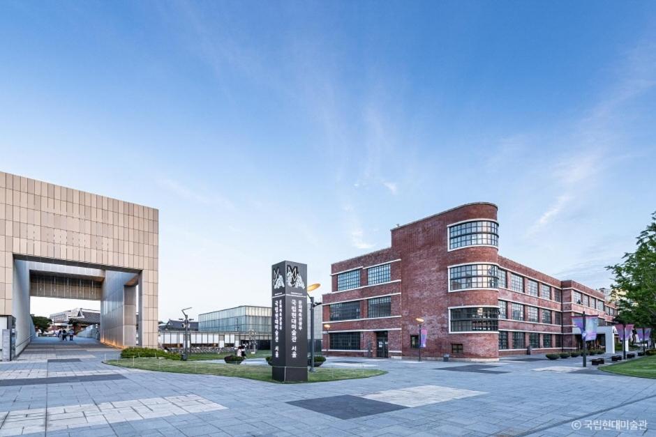 'Hanok Hanok' Boutique Stay Seoul - 2Min From Gyeongbokgung Palace Station Екстер'єр фото